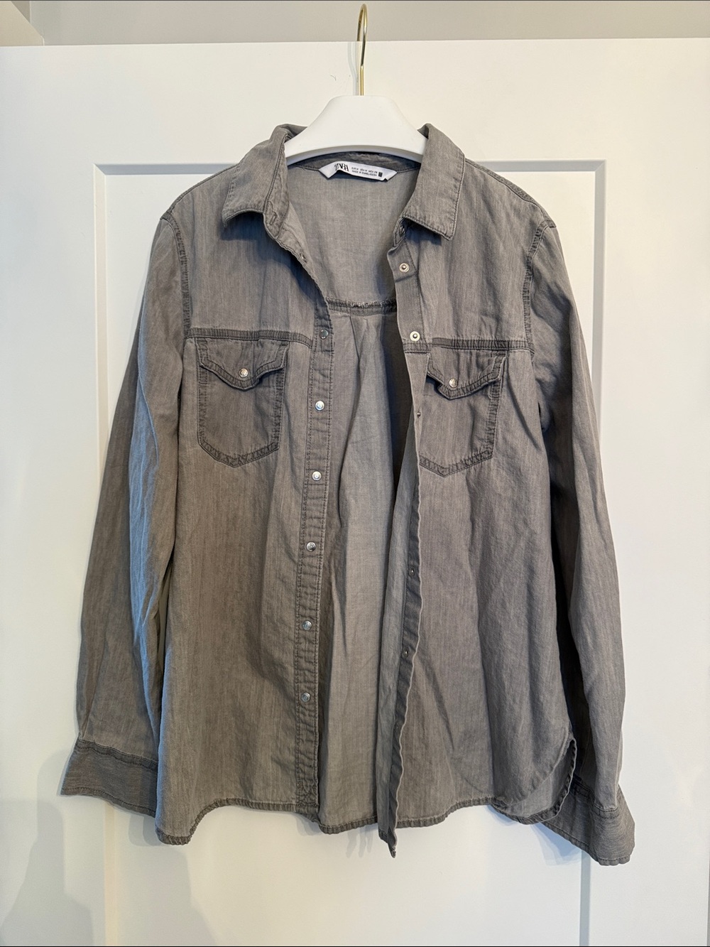 Zara Gray Button-Up Denim Shirt